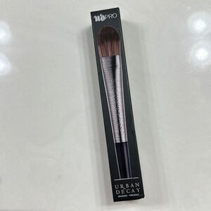 New Urban Decay Pro Flat Optical Blurring Brush F-108